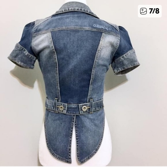 Guess , cropped jean jacket with removable tail very unique - Picture 7 of 9
